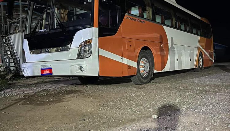 Thuê xe Limousine cao cấp đi Campuchia