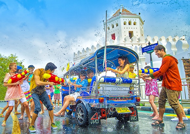 Lễ hội té nước ở Campuchia 2023 có gì hấp dẫn?